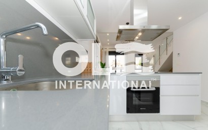 Новое здание - Villa - Torrevieja - Torretas