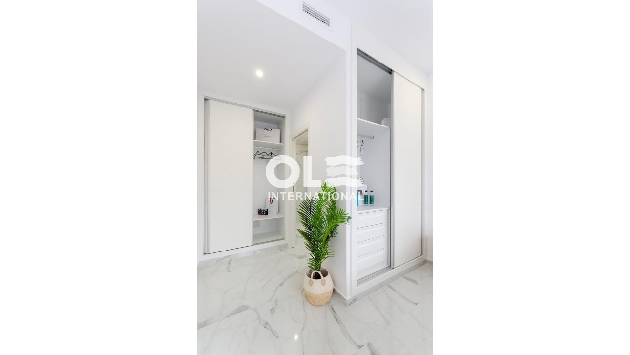 Новое здание - Villa - Torrevieja - Torretas