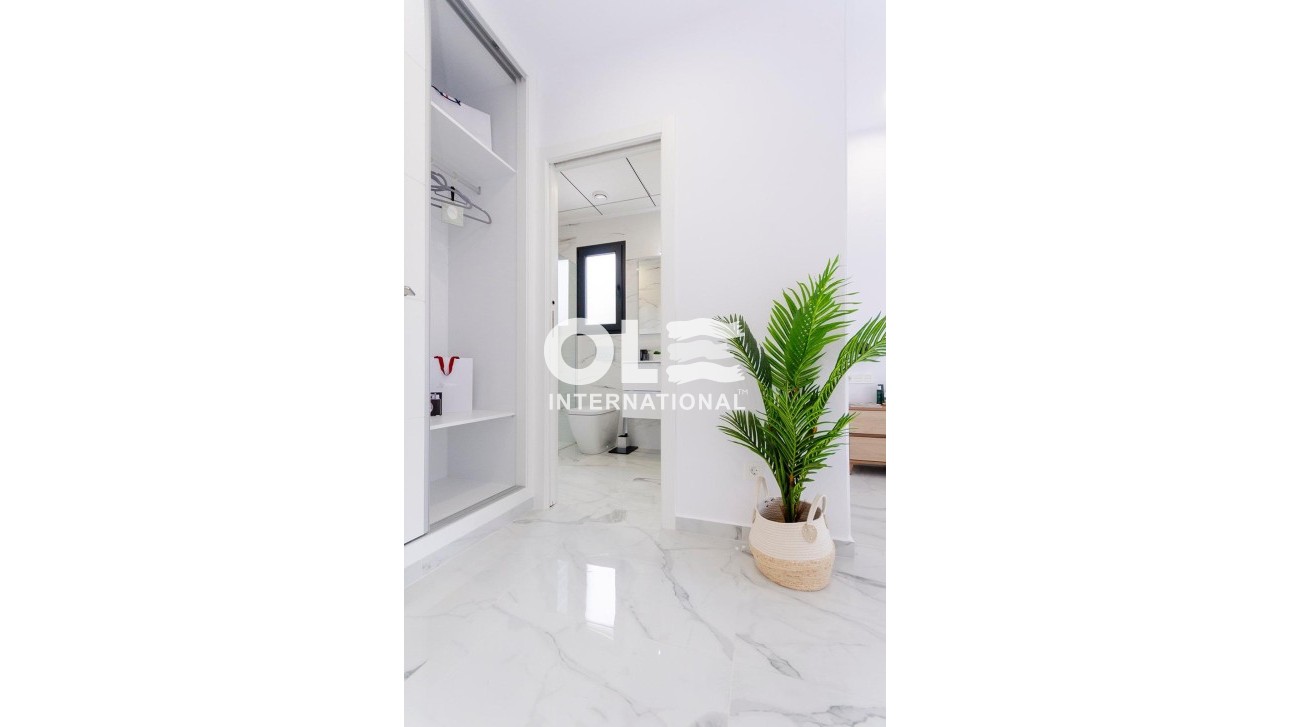 Новое здание - Villa - Torrevieja - Torretas