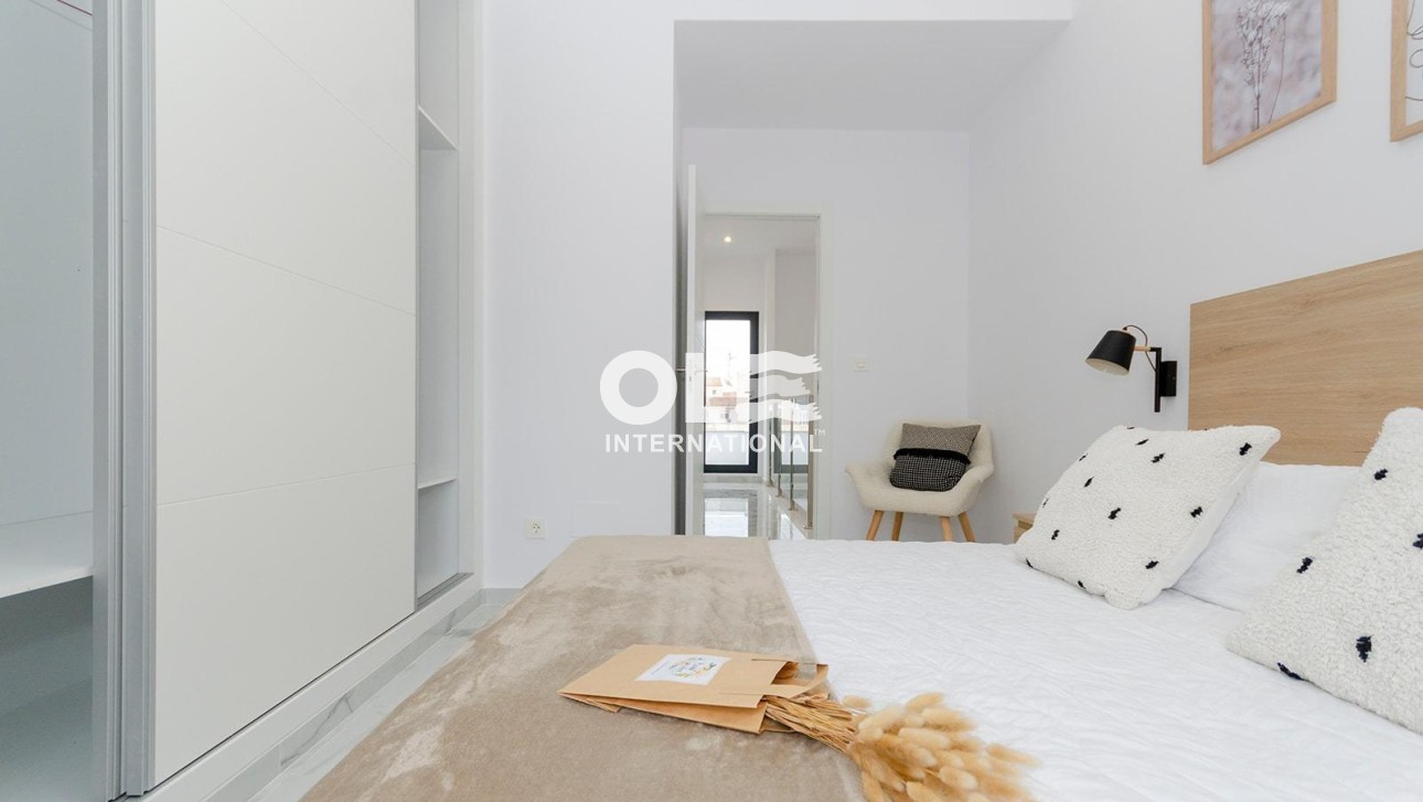 Новое здание - Villa - Torrevieja - Torretas