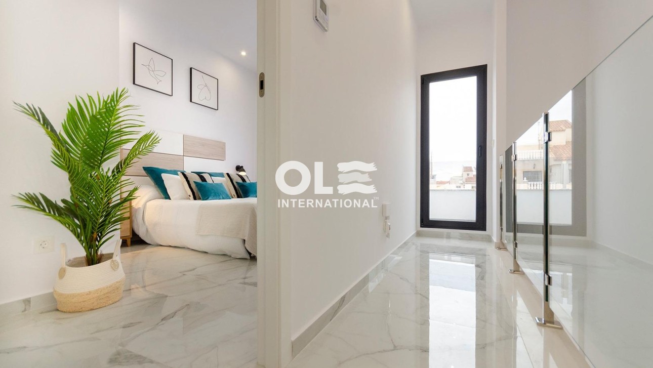Новое здание - Villa - Torrevieja - Torretas