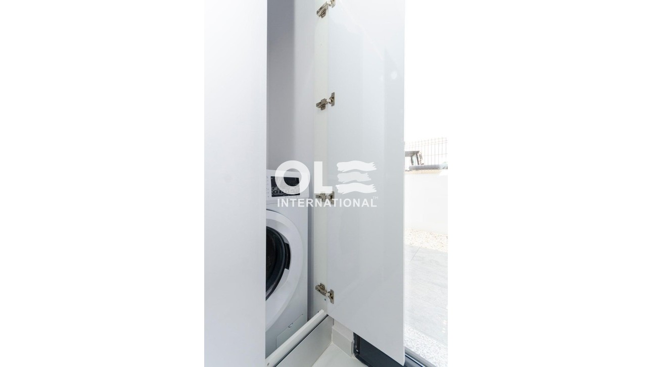 Новое здание - Villa - Torrevieja - Torretas
