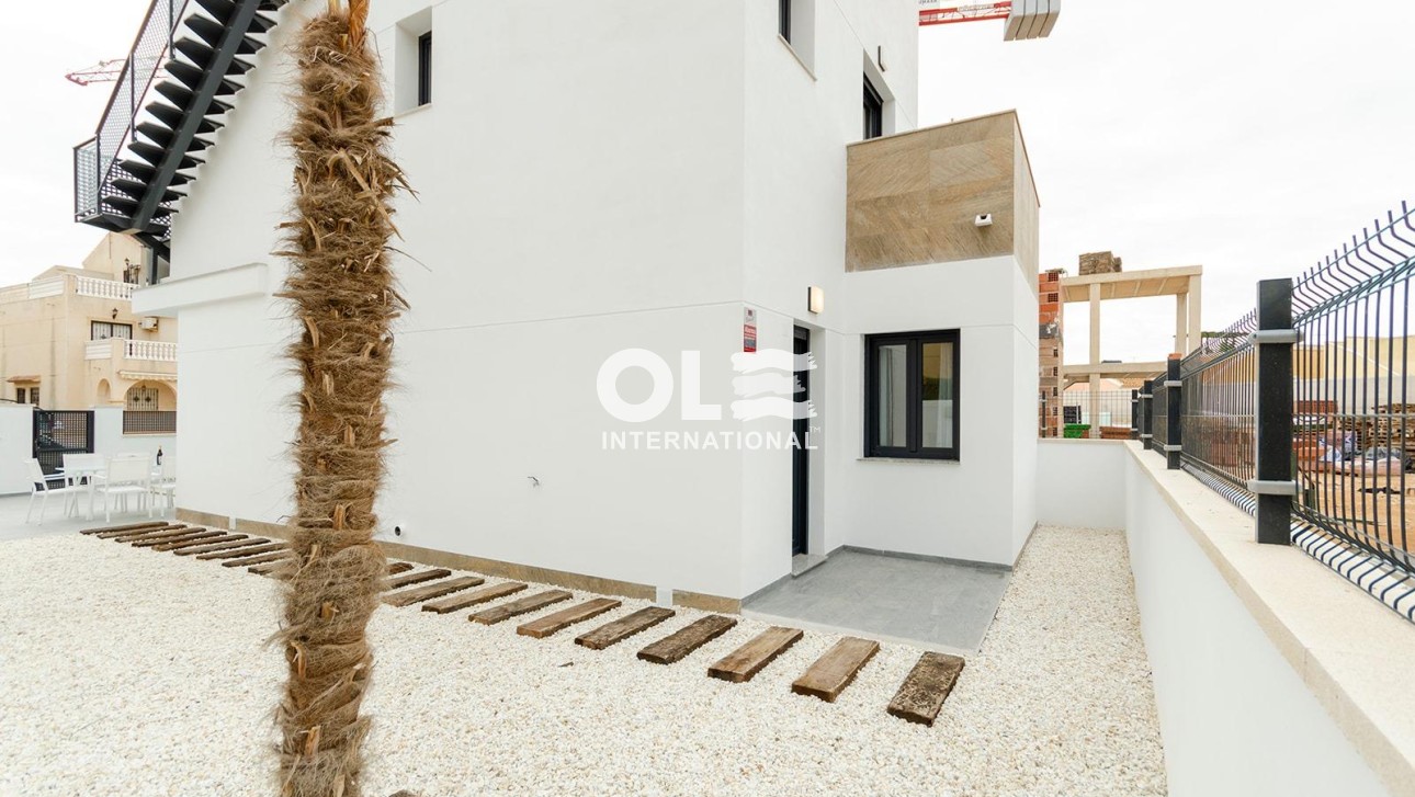 Новое здание - Villa - Torrevieja - Torretas