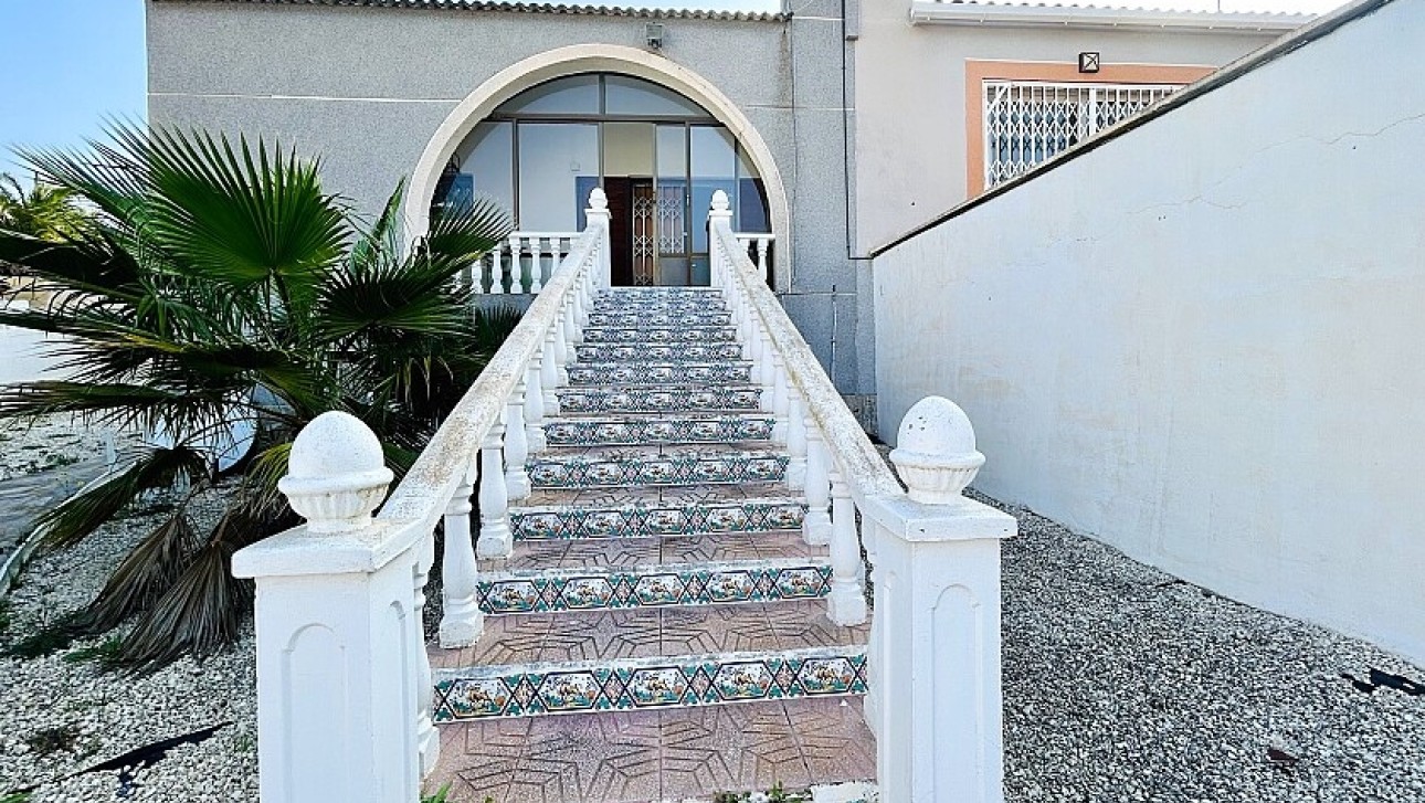 Resale - Semidetached villa - Torrevieja - Los Balcones