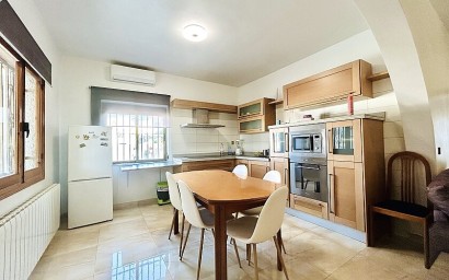 Resale - Semidetached villa - Torrevieja - Los Balcones