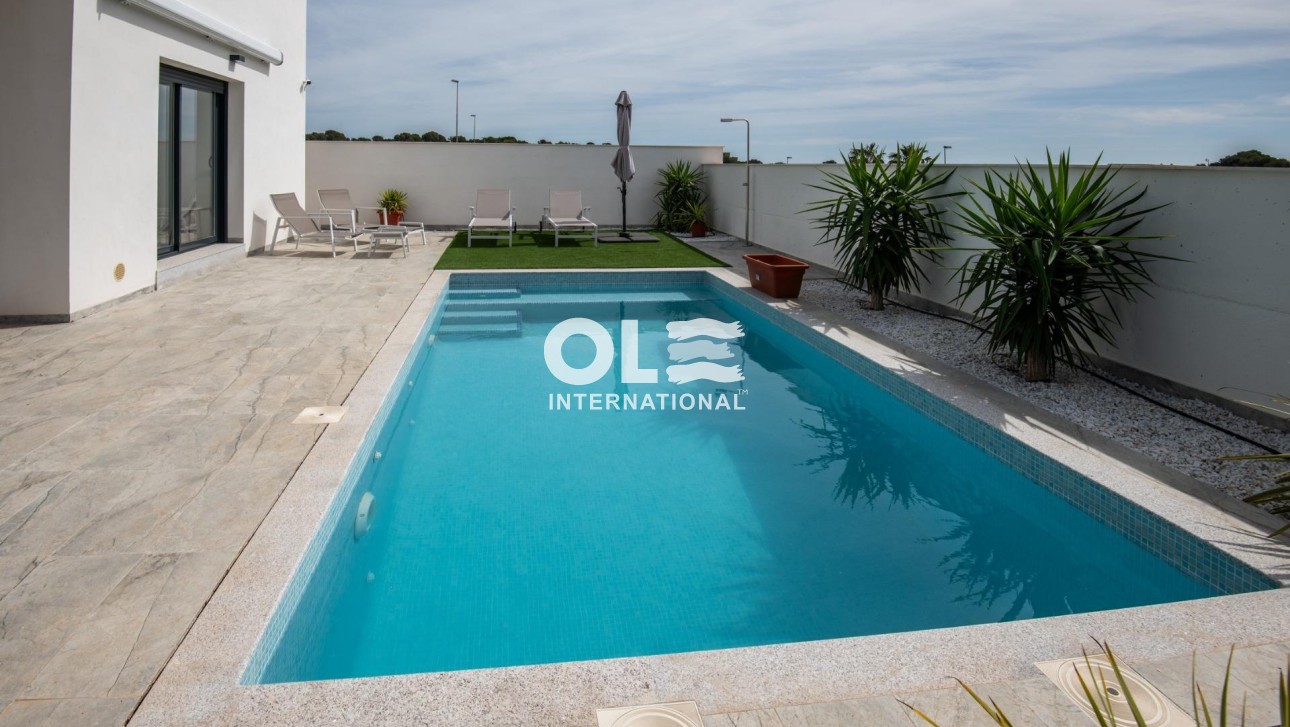 Новое здание - Villa - Pilar de la Horadada - Pinar de Campoverde