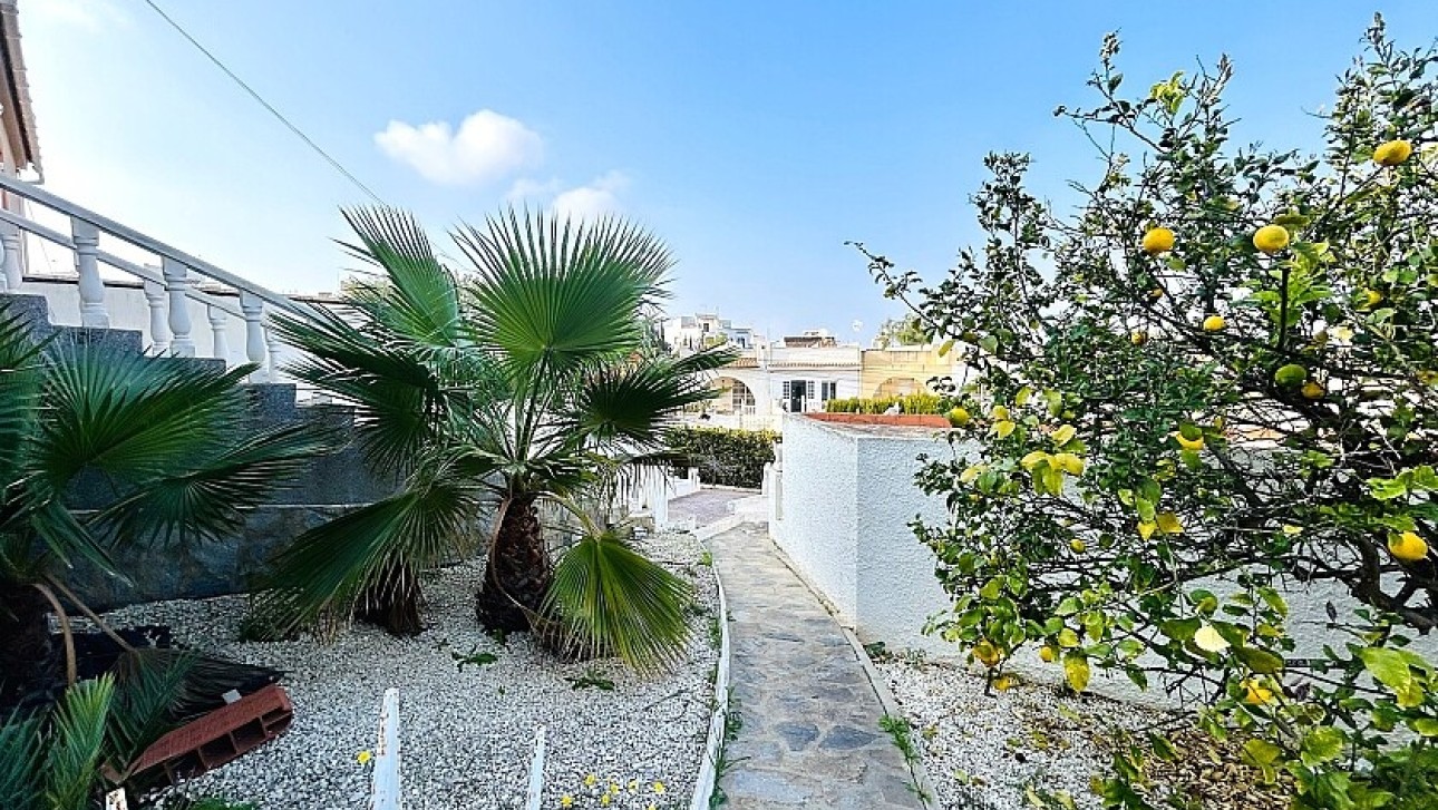 Resale - Semidetached villa - Torrevieja - Los Balcones