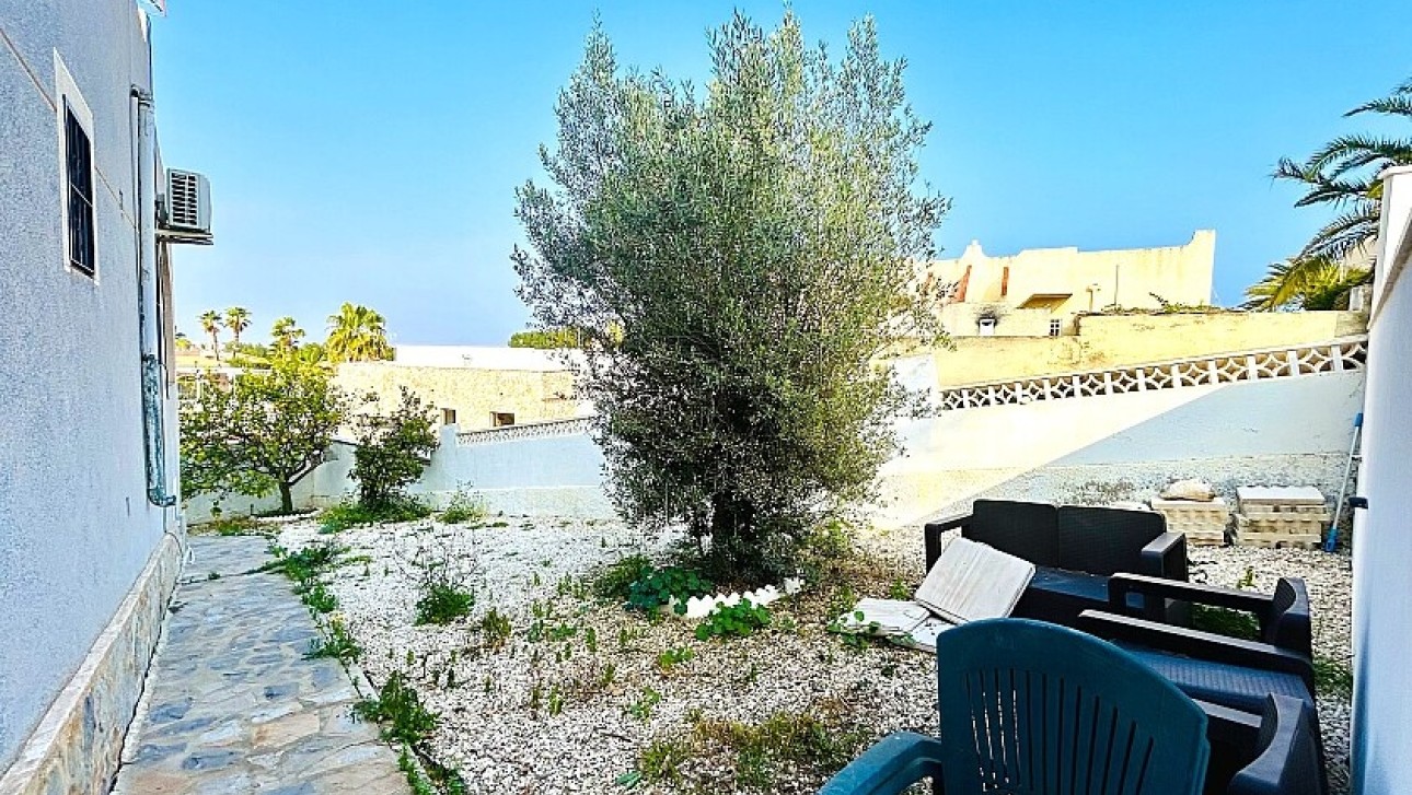 Resale - Semidetached villa - Torrevieja - Los Balcones