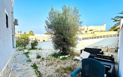 Resale - Semidetached villa - Torrevieja - Los Balcones