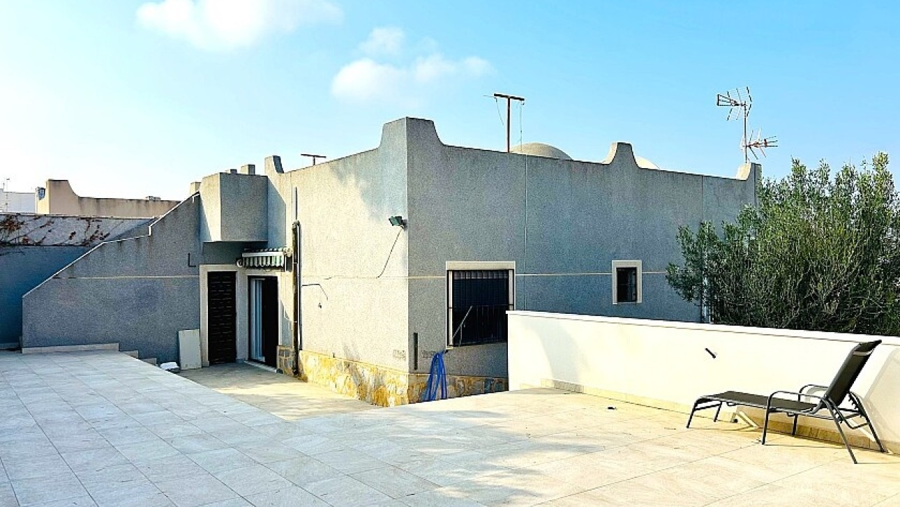 Resale - Semidetached villa - Torrevieja - Los Balcones
