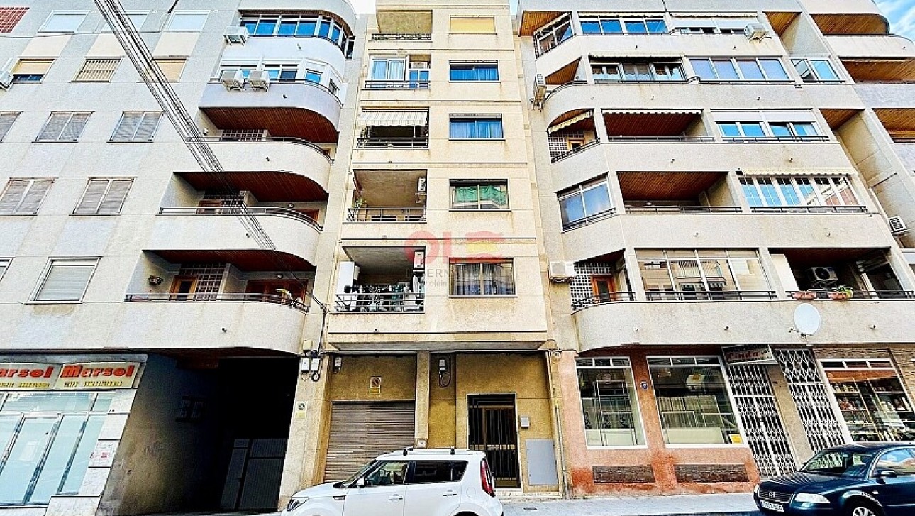 Resale - Apartment - Torrevieja - Playa del Acequión
