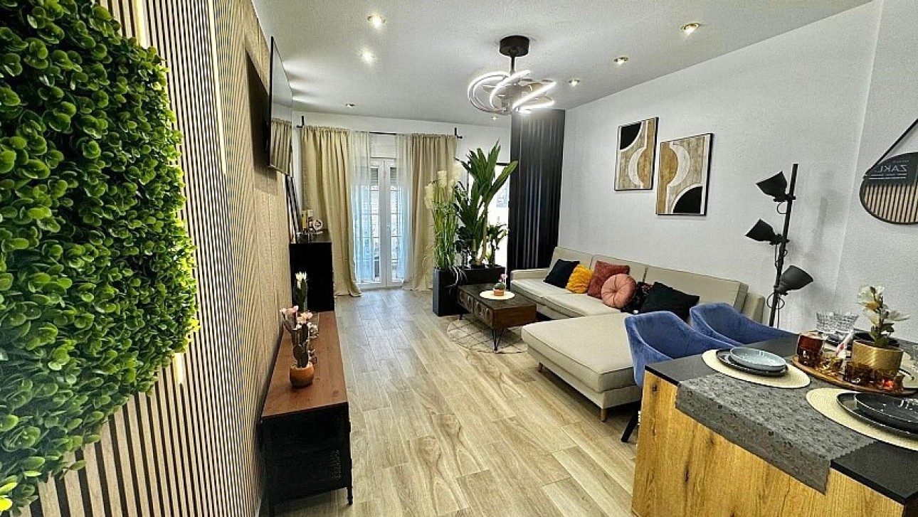 Resale - Ground floor apartment - Torrevieja - Playa de los Locos