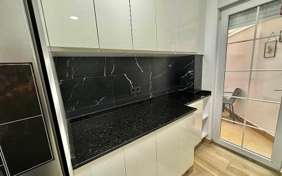 Resale - Ground floor apartment - Torrevieja - Playa de los Locos