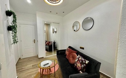 Resale - Ground floor apartment - Torrevieja - Playa de los Locos