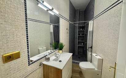 Resale - Ground floor apartment - Torrevieja - Playa de los Locos