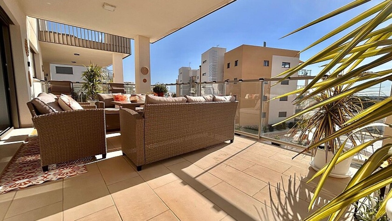 Resale - Apartment - Villamartin