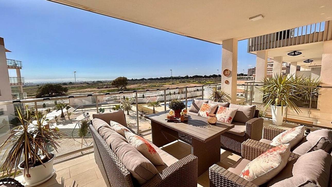 Resale - Apartment - Villamartin