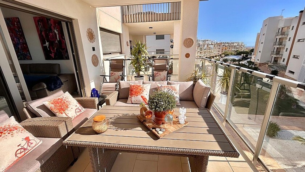 Resale - Apartment - Villamartin