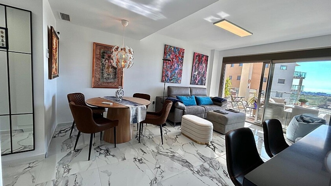 Resale - Apartment - Villamartin