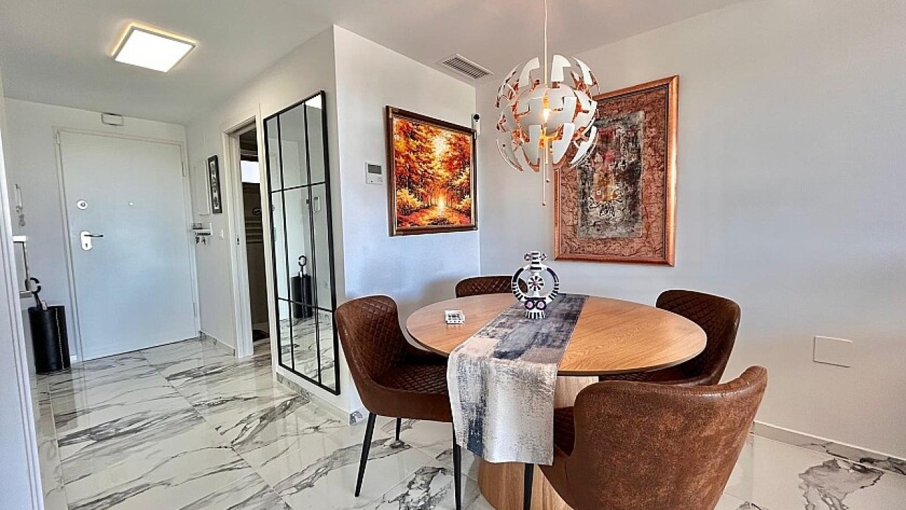 Resale - Apartment - Villamartin