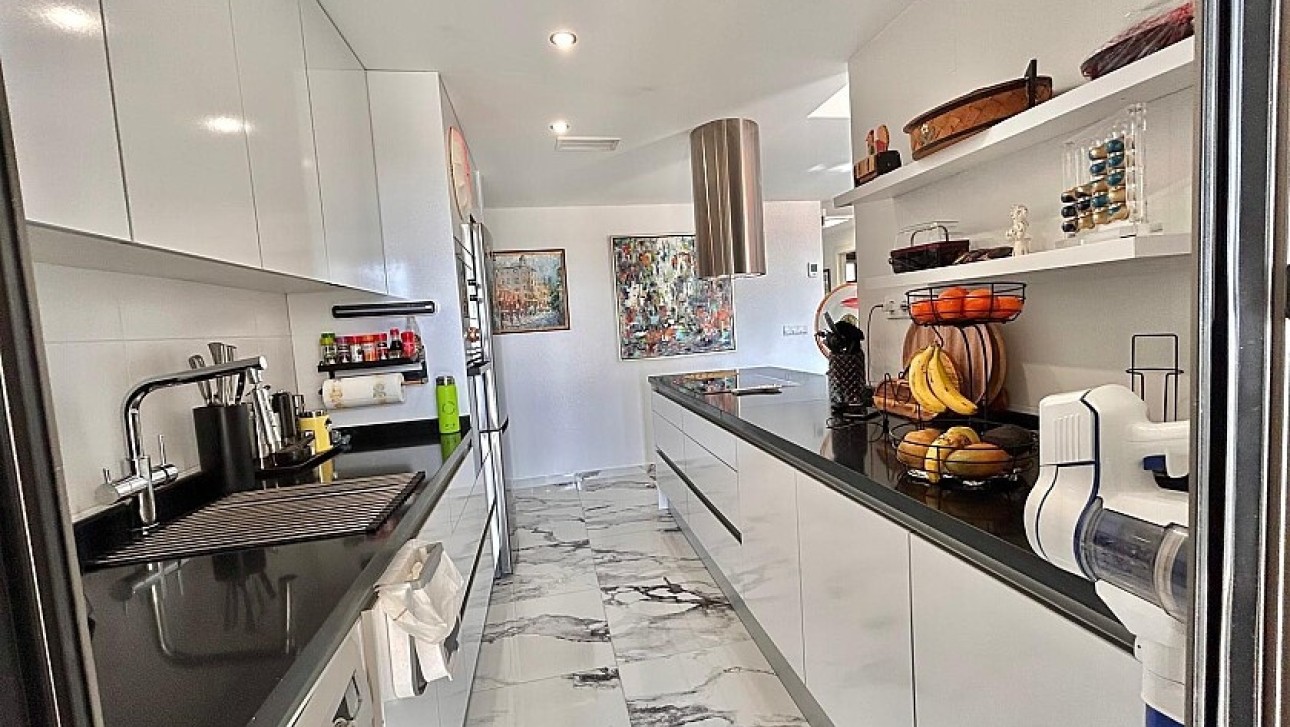 Resale - Apartment - Villamartin
