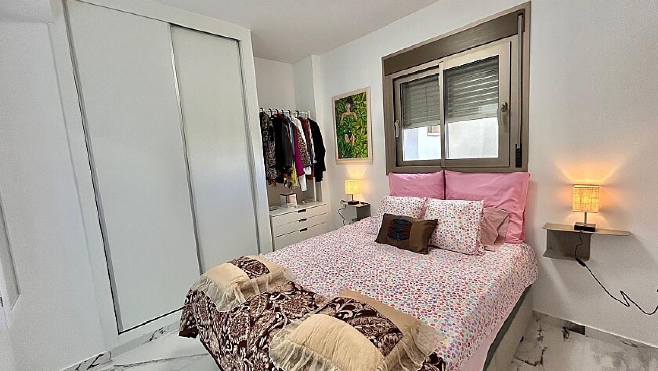 Resale - Apartment - Villamartin