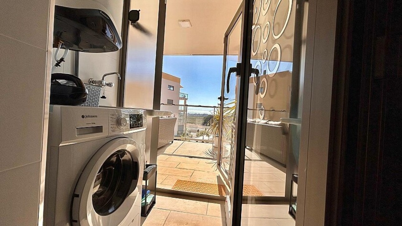 Resale - Apartment - Villamartin