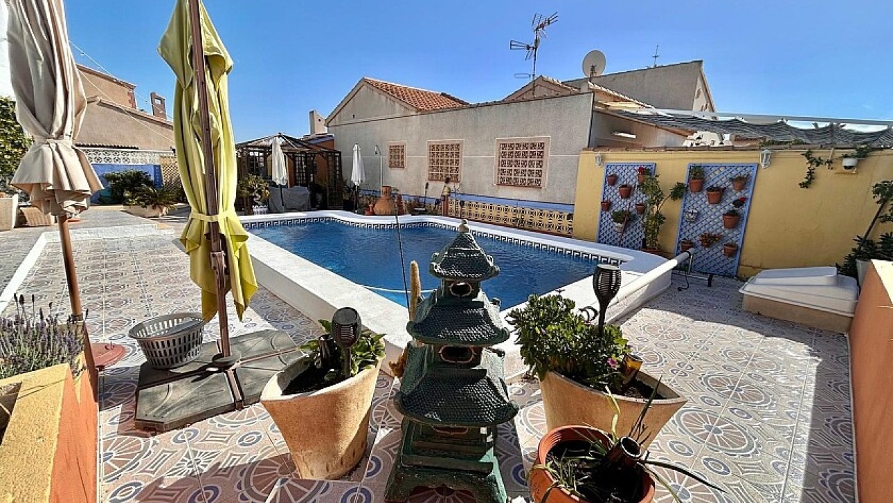 Resale - Villa - Orihuela Costa - Playa Flamenca