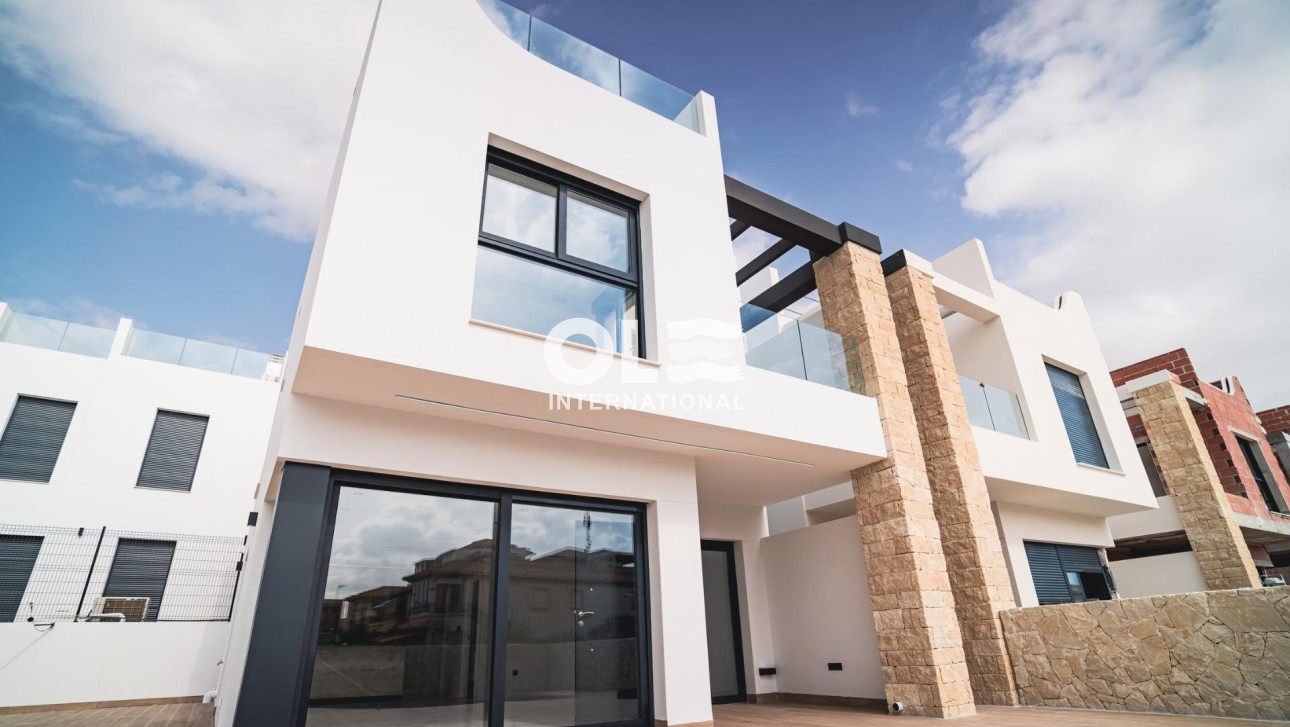 Новое здание - Villa - Orihuela Costa - Punta Prima