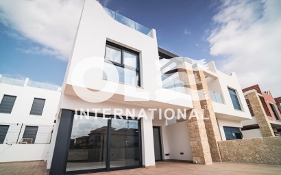 Новое здание - Villa - Orihuela Costa - Punta Prima