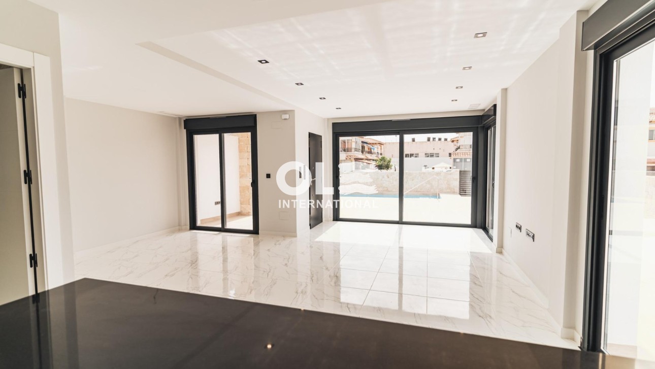 Новое здание - Villa - Orihuela Costa - Punta Prima