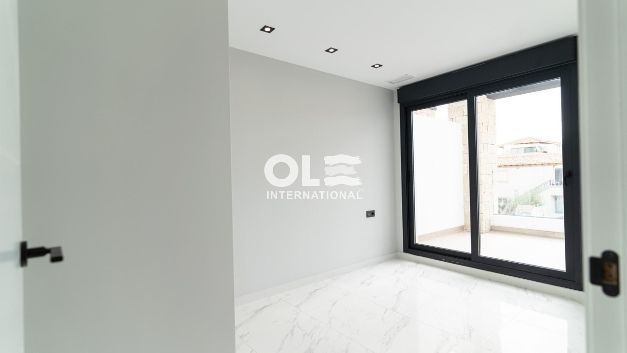 Новое здание - Villa - Orihuela Costa - Punta Prima