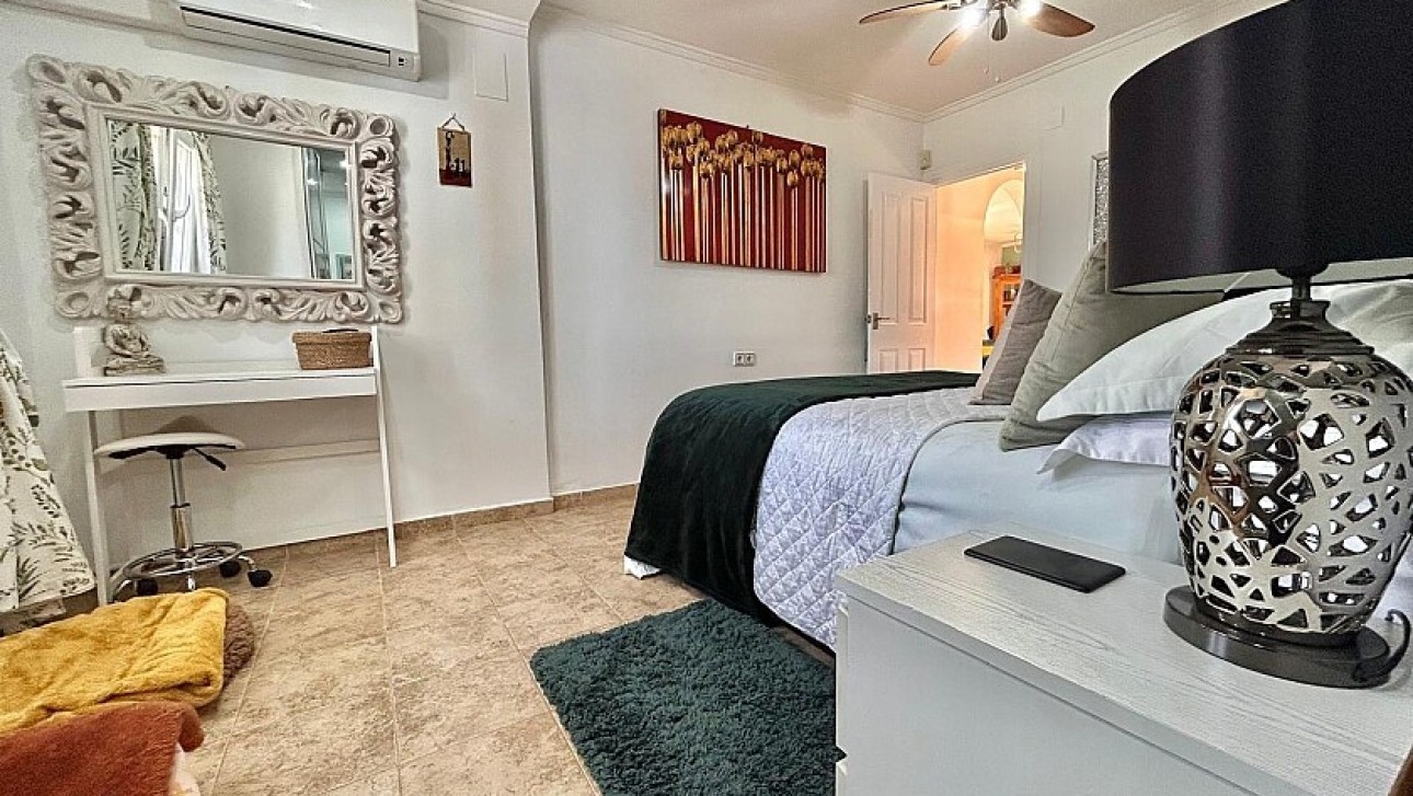 Resale - Villa - Orihuela Costa - Playa Flamenca