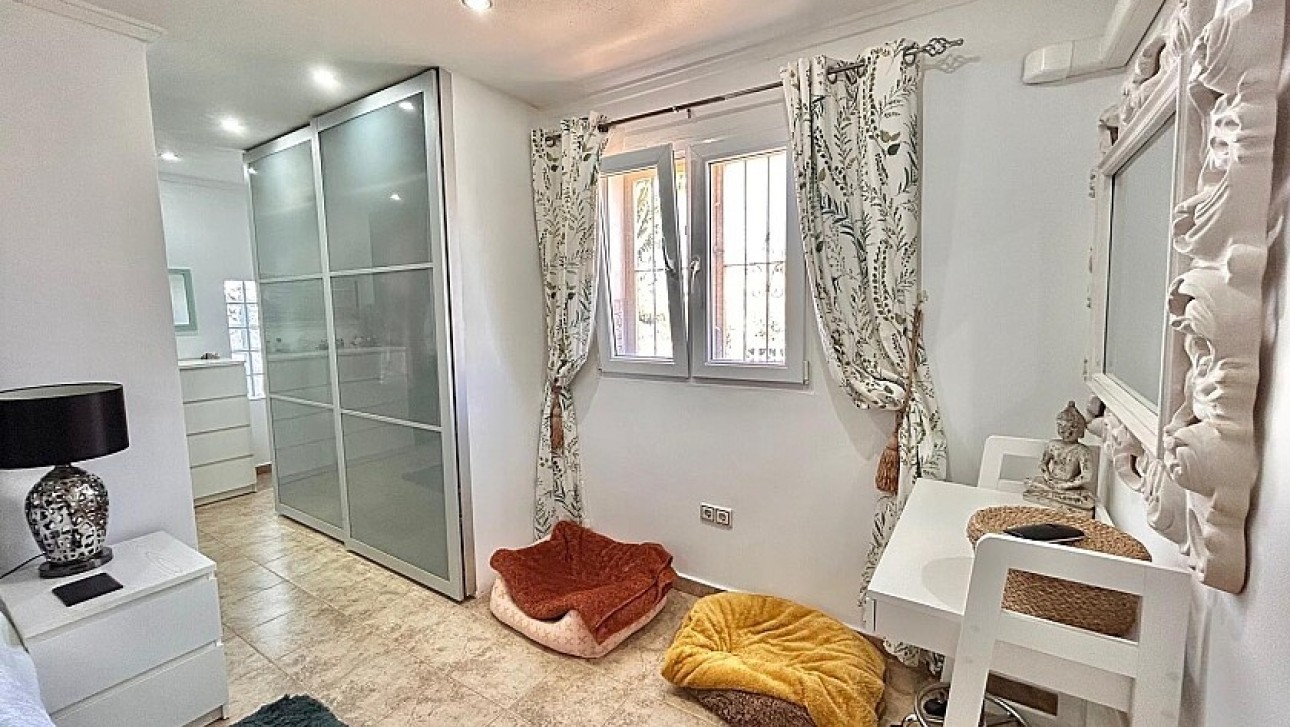 Resale - Villa - Orihuela Costa - Playa Flamenca