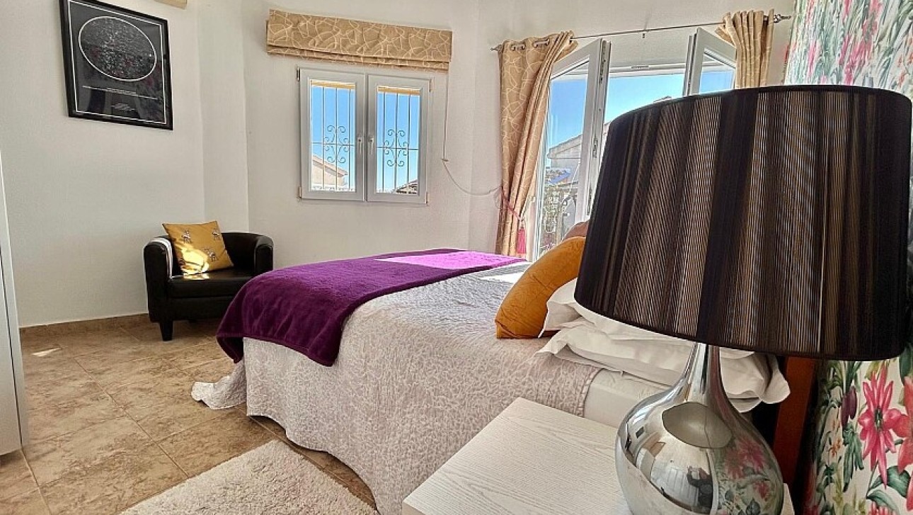 Resale - Villa - Orihuela Costa - Playa Flamenca