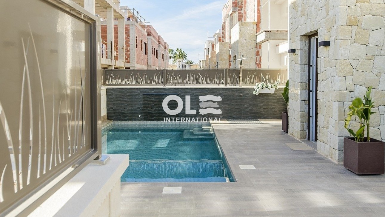 Новое здание - Villa - Los Montesinos - La Herrada