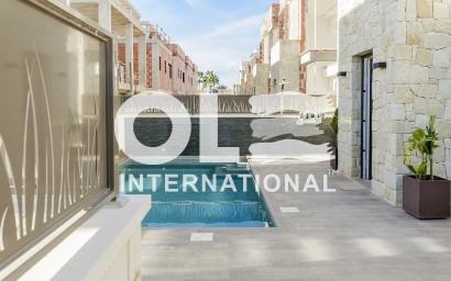 Новое здание - Villa - Los Montesinos - La Herrada