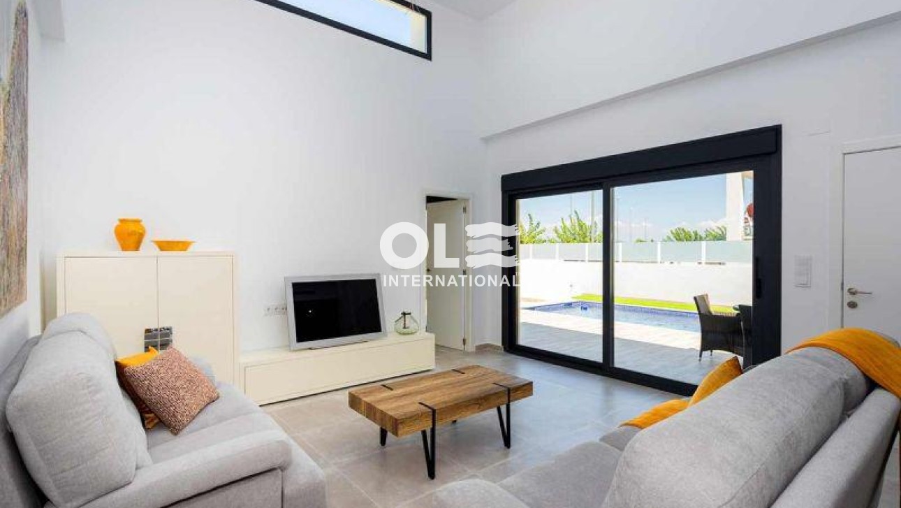 Новое здание - Villa - Daya Nueva - Centro