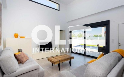Новое здание - Villa - Daya Nueva - Centro