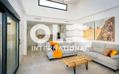 Новое здание - Villa - Daya Nueva - Centro