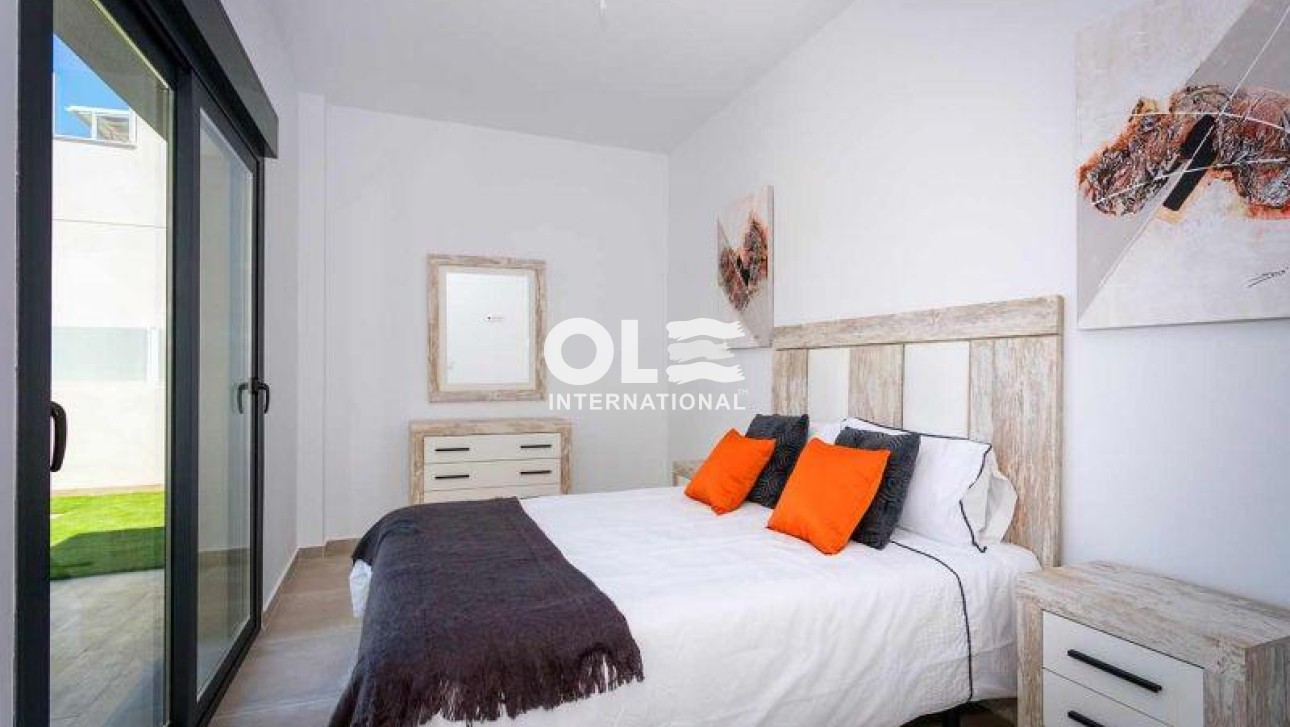 Новое здание - Villa - Daya Nueva - Centro