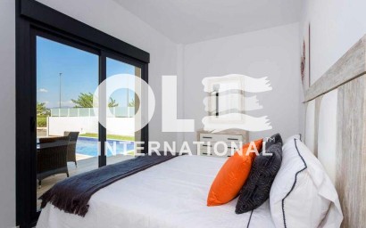 Новое здание - Villa - Daya Nueva - Centro