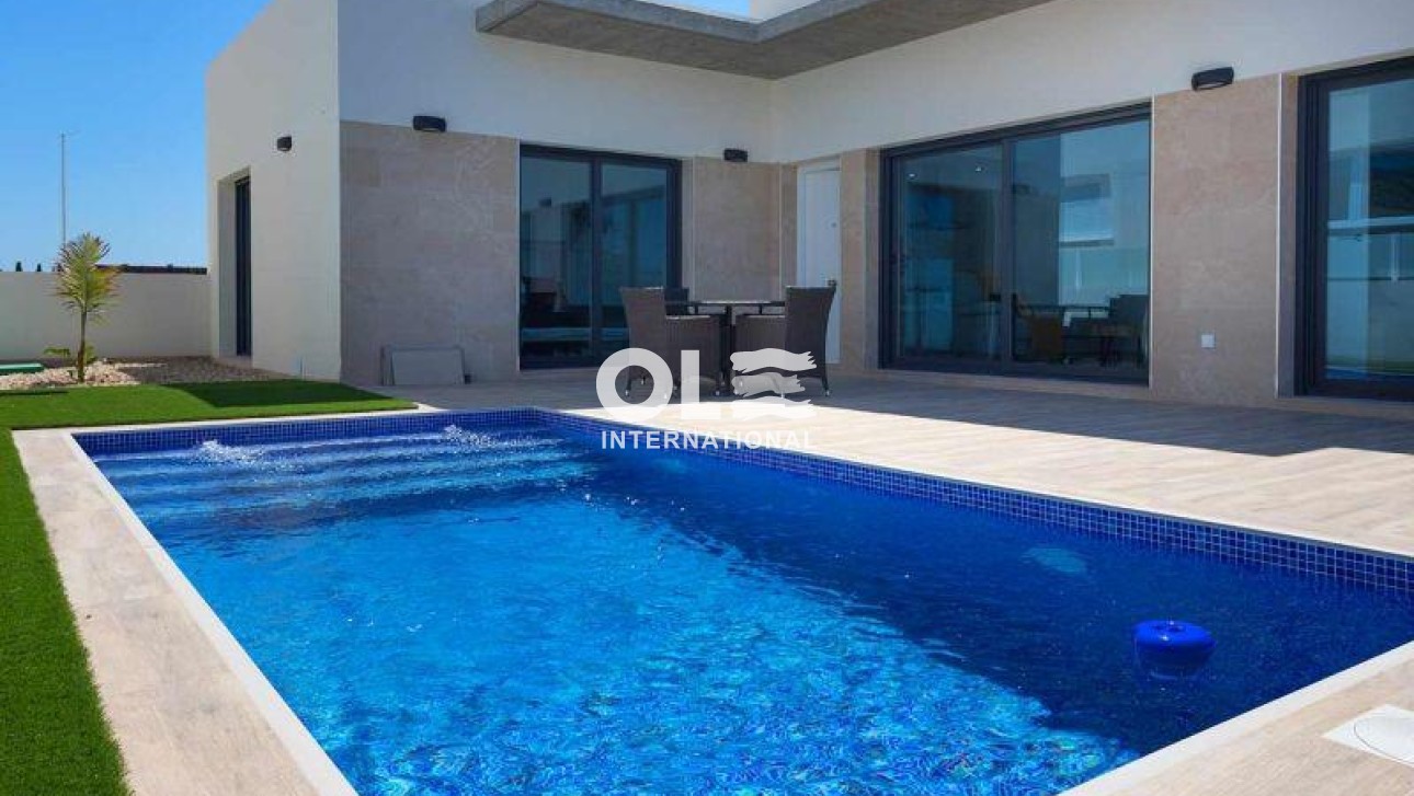 Новое здание - Villa - Daya Nueva - Centro