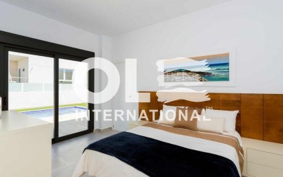 Новое здание - Villa - Daya Nueva - Centro