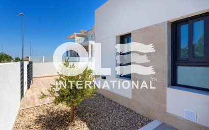 Новое здание - Villa - Daya Nueva - Centro