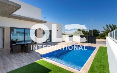 Новое здание - Villa - Daya Nueva - Centro