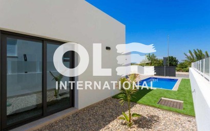 Новое здание - Villa - Daya Nueva - Centro