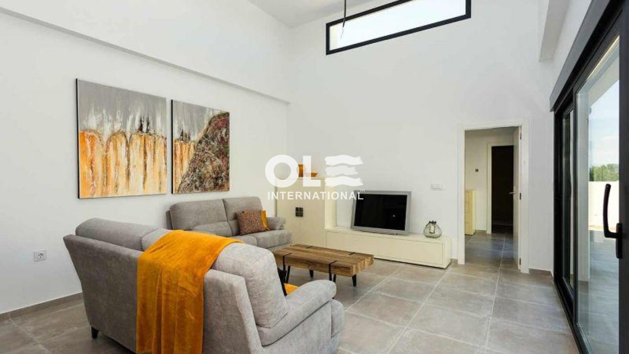 Новое здание - Villa - Daya Nueva - Centro