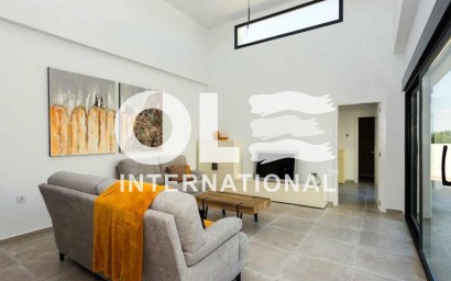 Новое здание - Villa - Daya Nueva - Centro