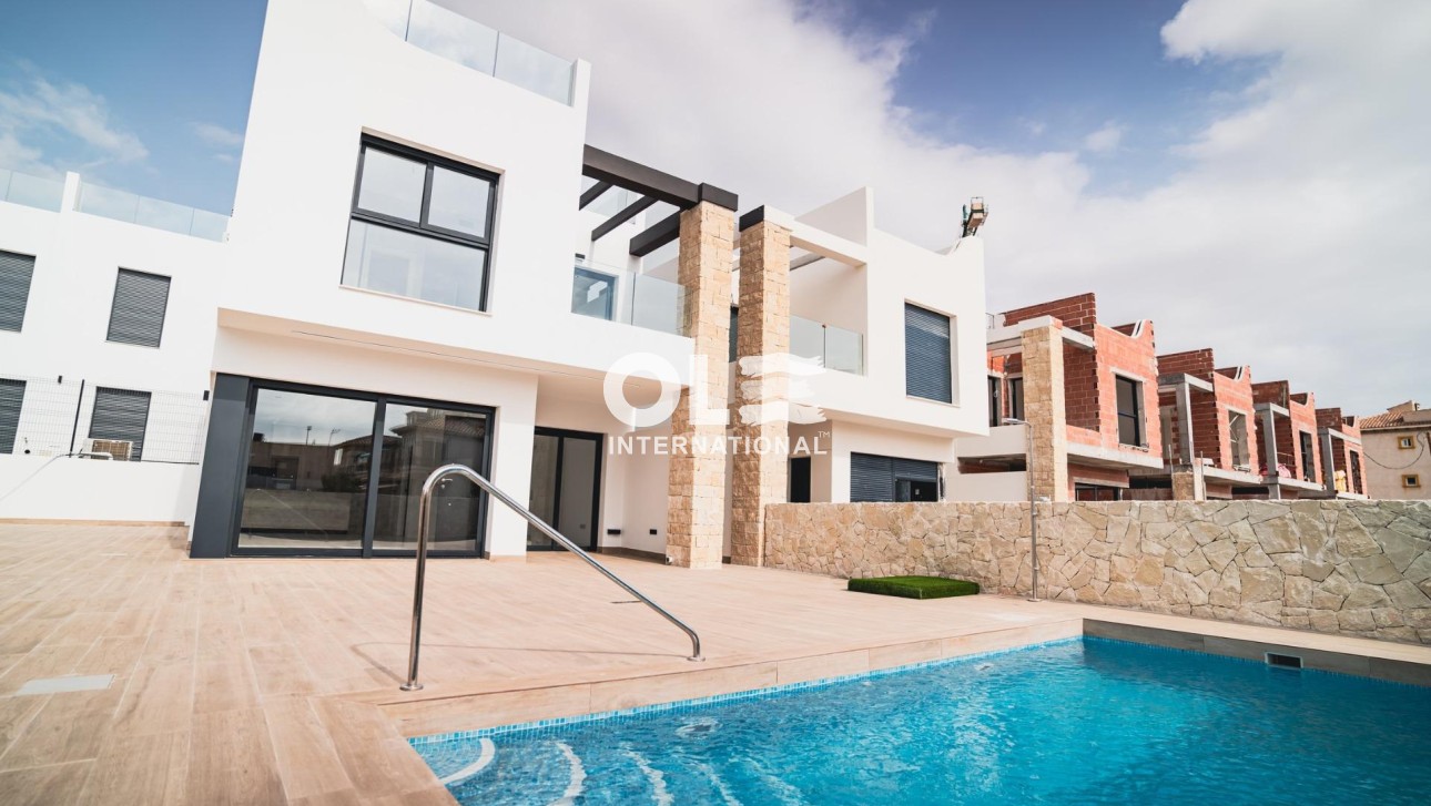 Новое здание - Villa - Pilar de la Horadada - pueblo